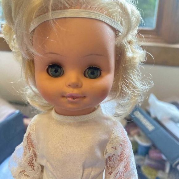 Vintage Bride Doll with Veil - Picture 2 of 4